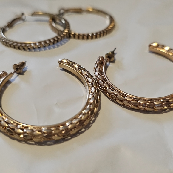 Six Pairs Hoop Earrings NWOT - Picture 5 of 7